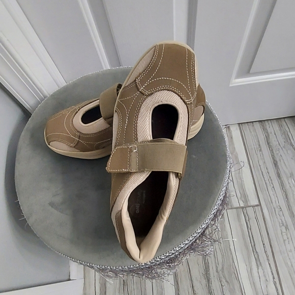 👟Casual Shoes/EASY SPIRIT         NWOB - Picture 5 of 11